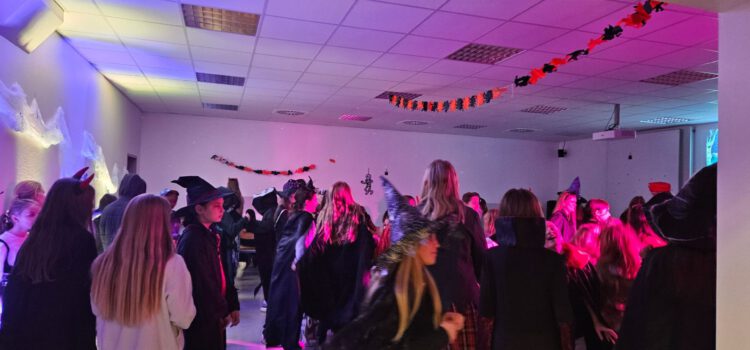Halloween-Party für die Fünftklässler Halloween-Party für die Fünftklässler