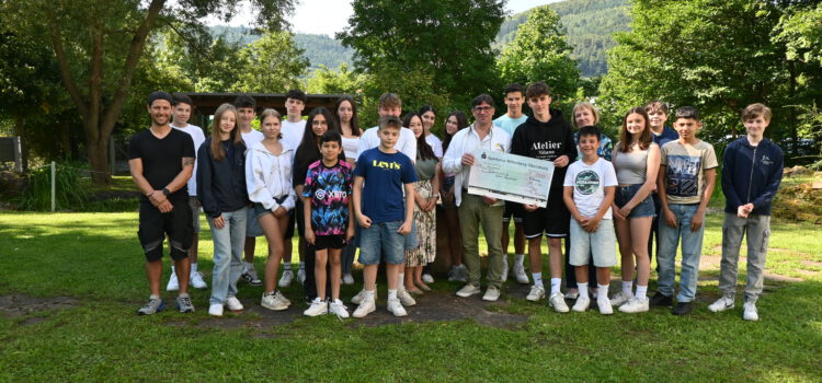 Spendenübergabe der SMV an die „Aktion Regenbogen“- Kinderkrebshilfe in Würzburg