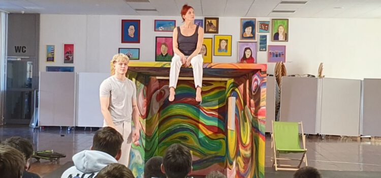 Theaterstück „High“ für die 10. Klassen Theaterstück „High“ für die 10. Klassen